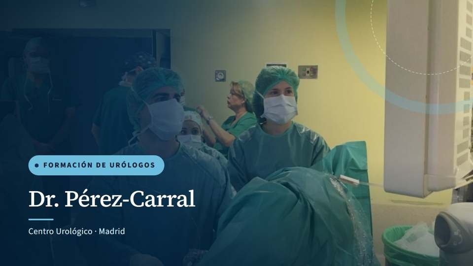 Portada de la crónica «I Curso de formación en HoLEP de H. U. La Paz», con urólogos con pijama quirúrgico siguiendo una intervención en el quirófano