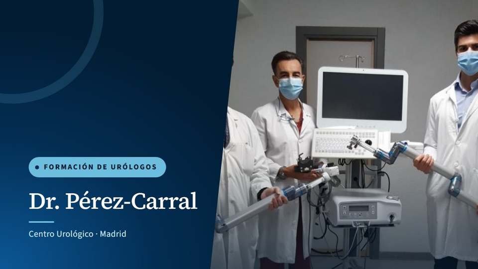 Portada de la crónica «III Curso de formación en HoLEP en H. U. La Paz», con tres urólogos con bata blanca junto a un equipo quirúrgico robótico